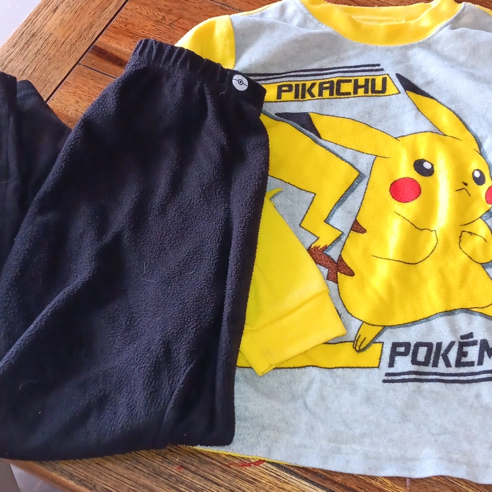 Pokémon 2 PC pajama set